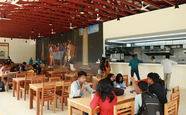 1-0002-layer-1-cafeteria-7