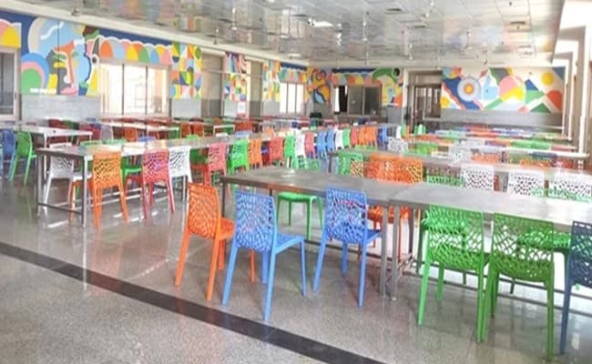 2-0014-cafeteria-cafeteria-4