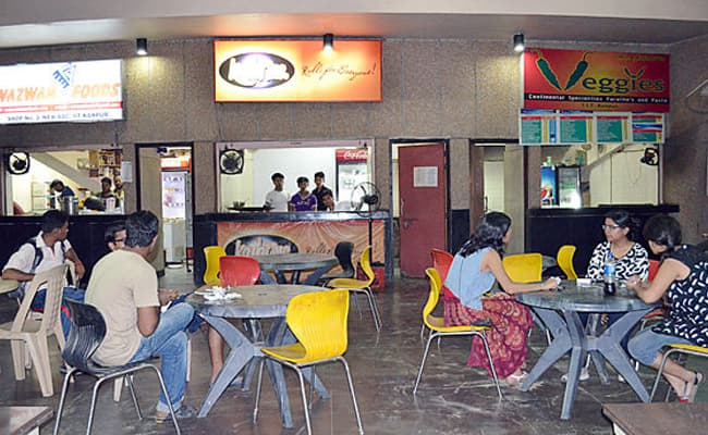 1-0003-layer-2-cafeteria-70