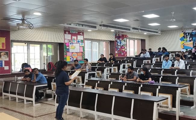1-0001-layer-4-classroom-92