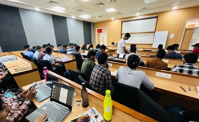 gallery-0002-class3-classroom-107
