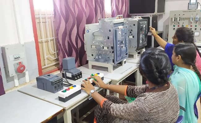 VRSEC, Vijayawada Labs 1.webp
