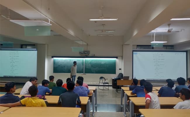 1-0004-layer-1-classroom-113