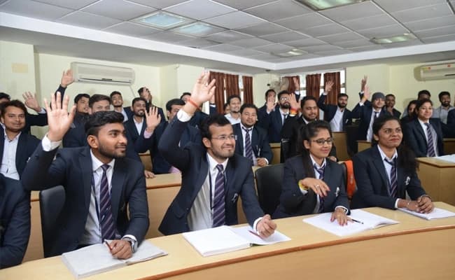 AGI, Greater Noida Classroom 1.webp